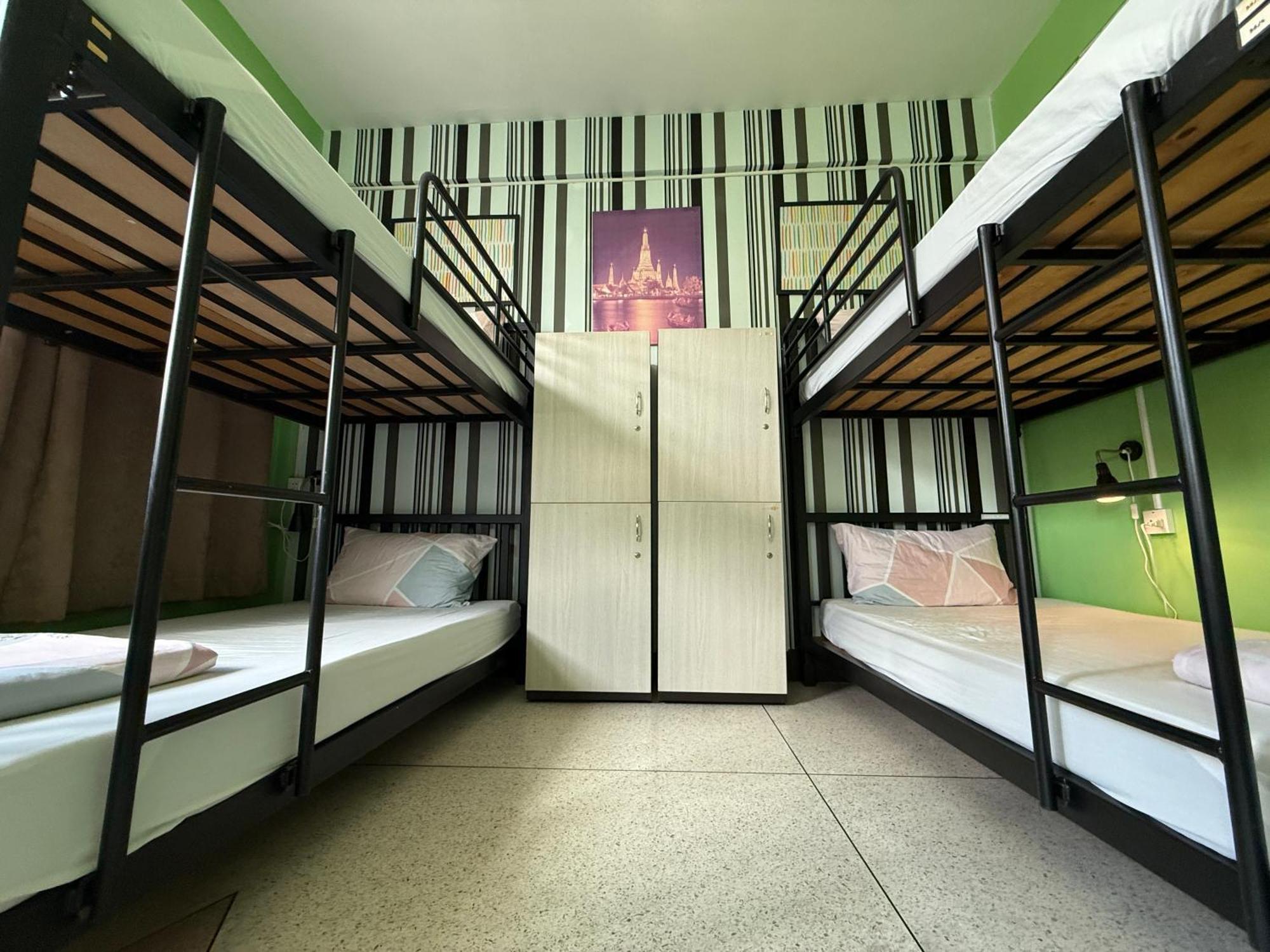 Hostel Baan Nampetch *